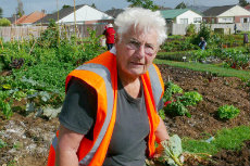 Community Garden Projects 28apr2012 068-230x153